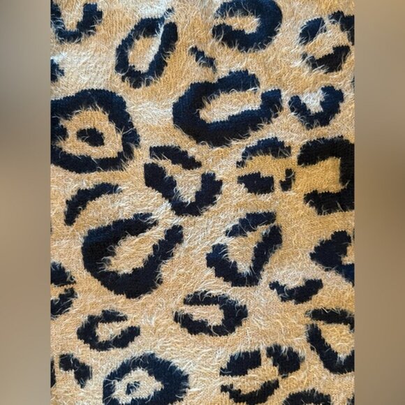 Entro NWT Leopard Print Fuzzy Sweater Twist Front Black Brown Statement Cozy L - Picture 6 of 7